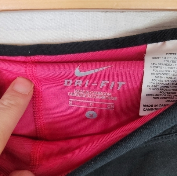 NIKE NEON LOGO BLACK & HOT PINK SKORT, SZ SMALL - Picture 2 of 8